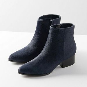 Urban Outfitters Pola Navy Calf Hair Chelsea Boots